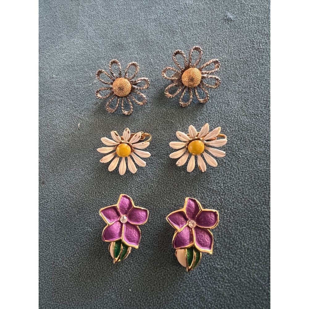 Lot of 3 Vintage Floral Clip-On Earrings – Daisy & Enamel Flower Statement Set